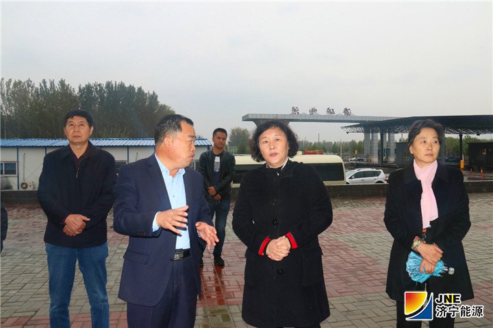 济矿物流：济宁市政协副主席倪丽君到物流公司调研1（孙继业）_meitu_2.jpg