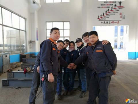 我们是携手同行的一家人