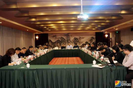 《梁济运河梁山至邓楼船闸段航道复航工程邓楼节制闸拆除对南水北调输水水质影响专题研究》顺利通过专家审查