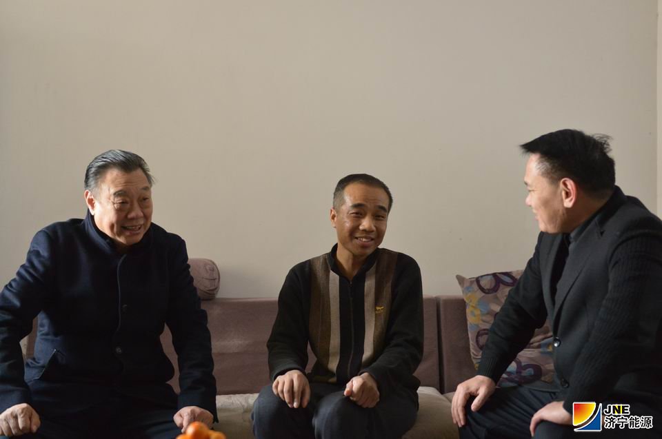 2020年1月13日，市国资委领导走访慰问安居煤矿困难党员(陈继德摄）.JPG