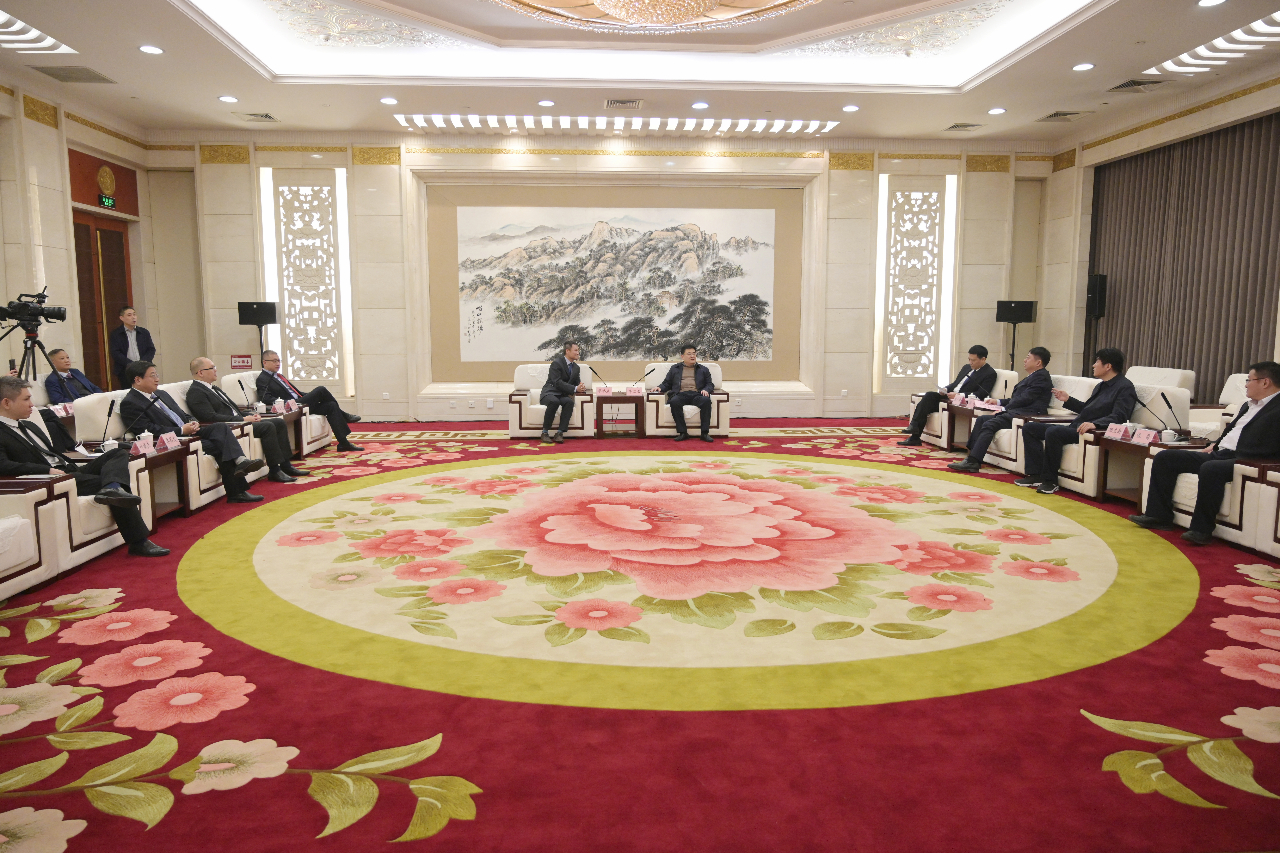 集团公司与森达美海外（香港）公司签署合作协议5.jpg
