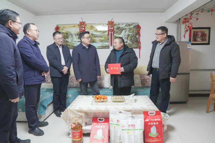 市国资委领导走访慰问米兰体育-米兰MILAN（中国）
困难党员、老干部家属