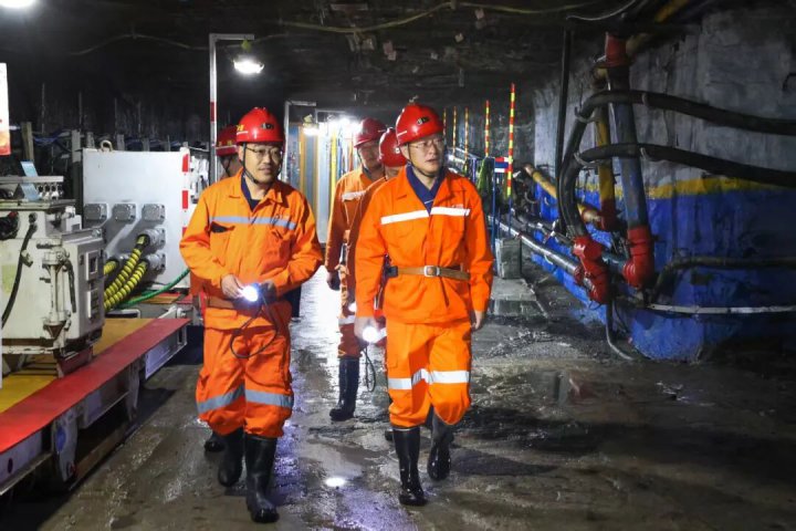王崇景到朱家峁煤矿检查指导工作